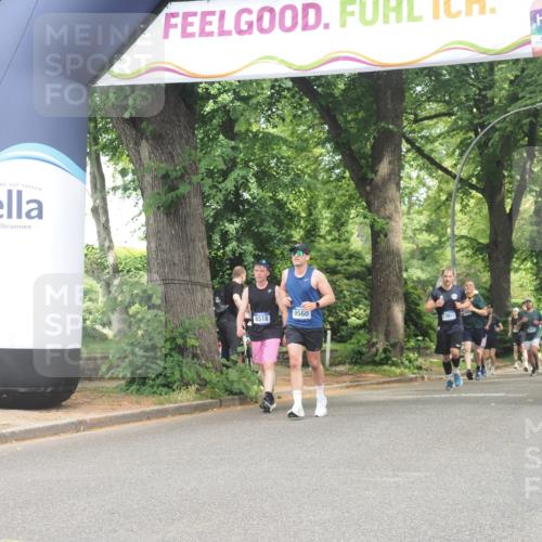 29.06.2025 - hella hamburg halbmarathon KatJ http://msf.ph/oto/8519122 29.06.2025 10:58:46 Zwischen KM18-KM19 3939, 6742 meine-sportfotos.de