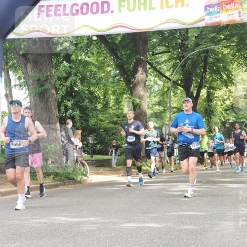 29.06.2025 - hella hamburg halbmarathon KatJ http://msf.ph/oto/8519154 29.06.2025 10:58:48 Zwischen KM18-KM19  meine-sportfotos.de