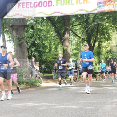 29.06.2025 - hella hamburg halbmarathon KatJ http://msf.ph/oto/8519167 29.06.2025 10:58:48 Zwischen KM18-KM19  meine-sportfotos.de