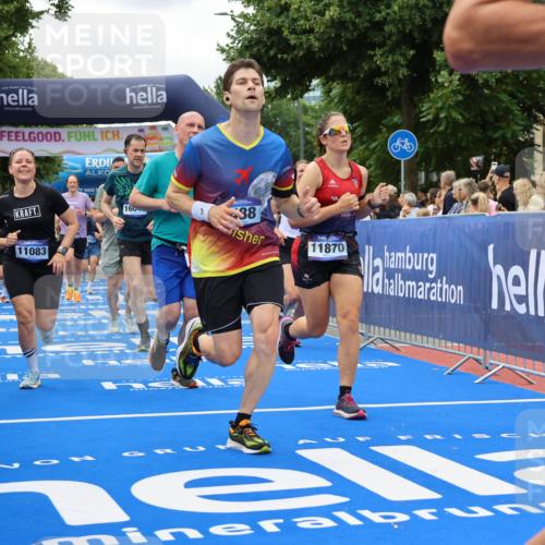 29.06.2025 - hella hamburg halbmarathon Strokosch-Dieckow http://msf.ph/oto/8519189 29.06.2025 10:56:40 Ziel 2083, 2378, 3836, 4152, 5721, 6416, 6759, 7037, 7646, 8311, 8744, 8825, 8996, 9488, 9562, 11083, 11870, 12509, 13863, 14369, 14461, 15134, 15145, 15431, 15712, 16043, 16121, 17133, 17259, 18340, 18634, 18899, 19120 meine-sportfotos.de