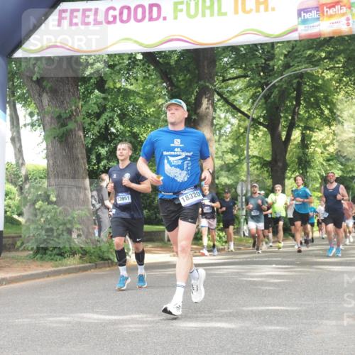 29.06.2025 - hella hamburg halbmarathon KatJ http://msf.ph/oto/8519231 29.06.2025 10:58:50 Zwischen KM18-KM19 6518 meine-sportfotos.de