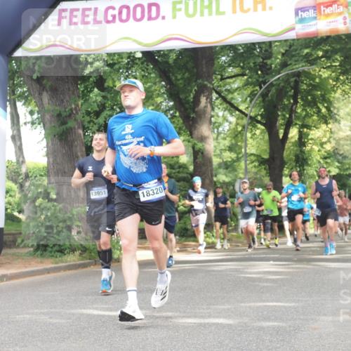 29.06.2025 - hella hamburg halbmarathon KatJ http://msf.ph/oto/8519258 29.06.2025 10:58:50 Zwischen KM18-KM19 6518 meine-sportfotos.de