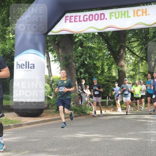 29.06.2025 - hella hamburg halbmarathon KatJ http://msf.ph/oto/8519287 29.06.2025 10:58:52 Zwischen KM18-KM19 2961, 6518, 8274 meine-sportfotos.de