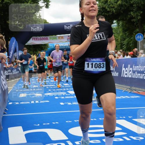 29.06.2025 - hella hamburg halbmarathon Strokosch-Dieckow http://msf.ph/oto/8519303 29.06.2025 10:56:41 Ziel 2083, 2378, 3836, 4152, 5721, 6416, 6759, 7037, 7646, 8311, 8744, 8825, 8996, 9488, 11083, 11870, 12509, 13816, 13863, 14369, 14461, 15134, 15145, 15431, 15712, 16008, 16009, 16043, 16121, 17133, 17259, 18340, 18634, 18899, 19120 meine-sportfotos.de
