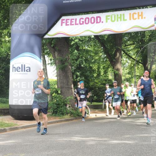 29.06.2025 - hella hamburg halbmarathon KatJ http://msf.ph/oto/8519326 29.06.2025 10:58:52 Zwischen KM18-KM19 2961, 6518, 8274 meine-sportfotos.de