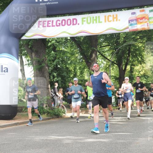 29.06.2025 - hella hamburg halbmarathon KatJ http://msf.ph/oto/8519372 29.06.2025 10:58:53 Zwischen KM18-KM19 2032, 2961, 6518, 8274 meine-sportfotos.de