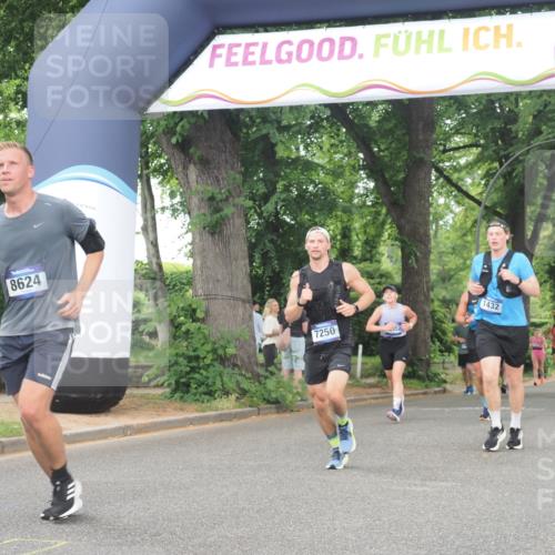 29.06.2025 - hella hamburg halbmarathon KatJ http://msf.ph/oto/8519402 29.06.2025 10:49:13 Zwischen KM18-KM19 1432, 5763, 7250, 8624 meine-sportfotos.de