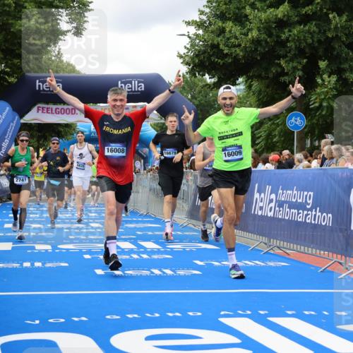 29.06.2025 - hella hamburg halbmarathon Strokosch-Dieckow http://msf.ph/oto/8519457 29.06.2025 10:56:49 Ziel 1955, 2282, 2378, 2741, 2759, 3836, 5418, 6835, 7716, 8825, 8996, 11043, 13816, 14369, 14461, 15097, 15134, 15431, 15712, 16008, 16009, 16043, 16121, 16620, 16679, 17133, 18634 meine-sportfotos.de