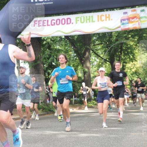 29.06.2025 - hella hamburg halbmarathon KatJ http://msf.ph/oto/8519469 29.06.2025 10:58:55 Zwischen KM18-KM19 2032, 2531, 2961, 6518, 7941, 8274 meine-sportfotos.de