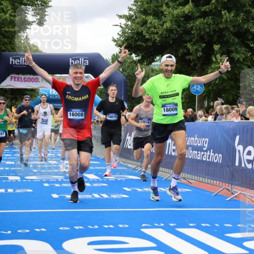 29.06.2025 - hella hamburg halbmarathon Strokosch-Dieckow http://msf.ph/oto/8519484 29.06.2025 10:56:49 Ziel 1955, 2282, 2378, 2741, 2759, 3836, 5418, 6835, 7716, 8825, 8996, 11043, 13816, 14369, 14461, 15097, 15134, 15431, 15712, 16008, 16009, 16043, 16121, 16620, 16679, 17133, 18634 meine-sportfotos.de
