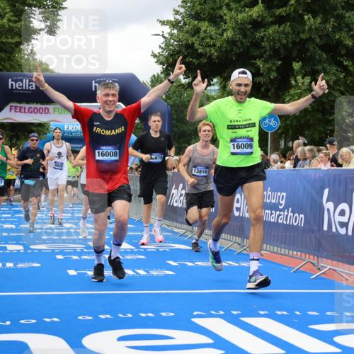 29.06.2025 - hella hamburg halbmarathon Strokosch-Dieckow http://msf.ph/oto/8519494 29.06.2025 10:56:49 Ziel 1955, 2282, 2378, 2741, 2759, 3836, 5418, 6835, 7716, 8825, 8996, 11043, 13816, 14369, 14461, 15097, 15134, 15431, 15712, 16008, 16009, 16043, 16121, 16620, 16679, 17133, 18634 meine-sportfotos.de