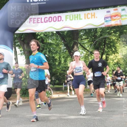 29.06.2025 - hella hamburg halbmarathon KatJ http://msf.ph/oto/8519505 29.06.2025 10:58:55 Zwischen KM18-KM19 2032, 2531, 2961, 6518, 7941, 8274 meine-sportfotos.de