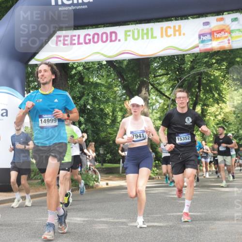 29.06.2025 - hella hamburg halbmarathon KatJ http://msf.ph/oto/8519522 29.06.2025 10:58:56 Zwischen KM18-KM19 2032, 2531, 2961, 6518, 7941, 8274 meine-sportfotos.de