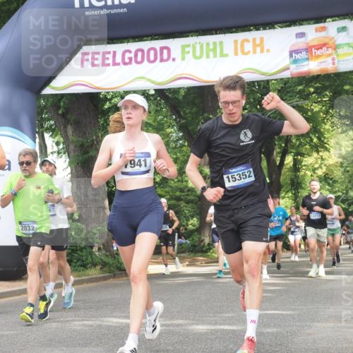 29.06.2025 - hella hamburg halbmarathon KatJ http://msf.ph/oto/8519556 29.06.2025 10:58:56 Zwischen KM18-KM19 2032, 2531, 2961, 6518, 7941, 8274 meine-sportfotos.de