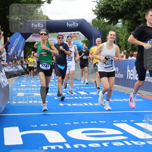 29.06.2025 - hella hamburg halbmarathon Strokosch-Dieckow http://msf.ph/oto/8519558 29.06.2025 10:56:51 Ziel 1955, 2282, 2378, 2741, 2759, 3836, 5033, 5418, 6835, 7716, 8669, 8825, 11043, 11212, 13816, 14461, 14678, 15097, 15431, 16008, 16009, 16620, 16679, 17133 meine-sportfotos.de