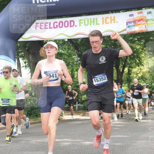 29.06.2025 - hella hamburg halbmarathon KatJ http://msf.ph/oto/8519566 29.06.2025 10:58:56 Zwischen KM18-KM19 2032, 2531, 2961, 6518, 7941, 8274 meine-sportfotos.de