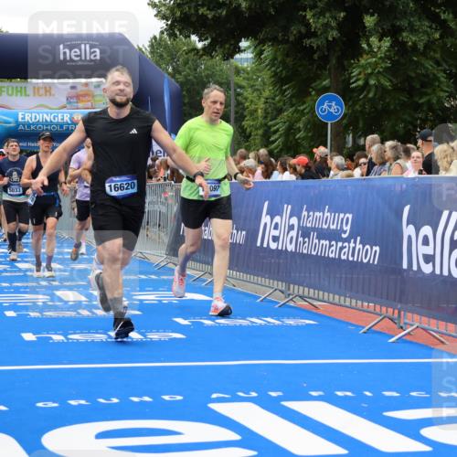 29.06.2025 - hella hamburg halbmarathon Strokosch-Dieckow http://msf.ph/oto/8519595 29.06.2025 10:56:54 Ziel 1485, 1955, 2282, 2378, 2741, 2759, 4299, 5033, 5418, 6835, 7716, 8669, 11043, 11212, 11638, 13816, 14678, 15097, 16008, 16009, 16470, 16620, 16679, 18719, 19091 meine-sportfotos.de