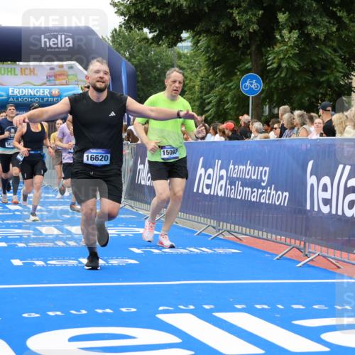 29.06.2025 - hella hamburg halbmarathon Strokosch-Dieckow http://msf.ph/oto/8519608 29.06.2025 10:56:54 Ziel 1485, 1955, 2282, 2378, 2741, 2759, 4299, 5033, 5418, 6835, 7716, 8669, 11043, 11212, 11638, 13816, 14678, 15097, 16008, 16009, 16470, 16620, 16679, 18719, 19091 meine-sportfotos.de