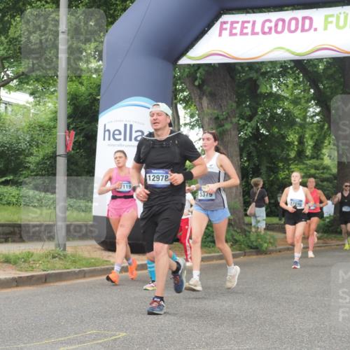 29.06.2025 - hella hamburg halbmarathon KatJ http://msf.ph/oto/8519806 29.06.2025 10:49:25 Zwischen KM18-KM19 1147, 3625, 5058, 5379 meine-sportfotos.de