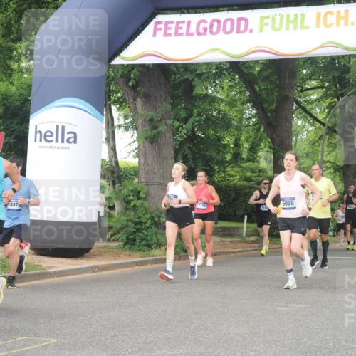 29.06.2025 - hella hamburg halbmarathon KatJ http://msf.ph/oto/8519860 29.06.2025 10:49:25 Zwischen KM18-KM19 1147, 3625, 5058, 5379 meine-sportfotos.de