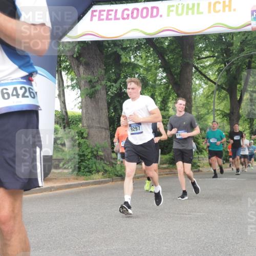29.06.2025 - hella hamburg halbmarathon KatJ http://msf.ph/oto/8520032 29.06.2025 10:49:30 Zwischen KM18-KM19 1184, 2661, 4511, 5058, 5379, 6142 meine-sportfotos.de