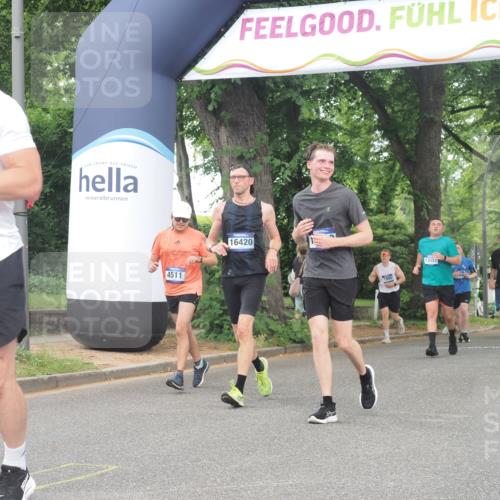 29.06.2025 - hella hamburg halbmarathon KatJ http://msf.ph/oto/8520087 29.06.2025 10:49:31 Zwischen KM18-KM19 1184, 2661, 4511, 5058, 5379, 6142 meine-sportfotos.de