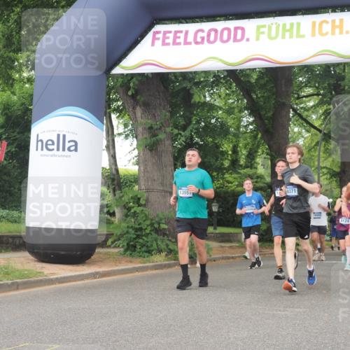 29.06.2025 - hella hamburg halbmarathon KatJ http://msf.ph/oto/8520155 29.06.2025 10:49:33 Zwischen KM18-KM19 1184, 2661, 4511, 6142, 7869 meine-sportfotos.de