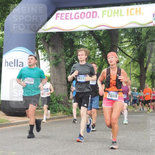 29.06.2025 - hella hamburg halbmarathon KatJ http://msf.ph/oto/8520204 29.06.2025 10:49:35 Zwischen KM18-KM19 1184, 1940, 2661, 4511, 7869 meine-sportfotos.de