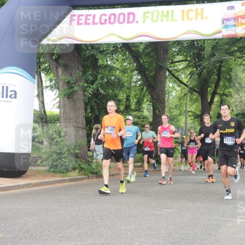 29.06.2025 - hella hamburg halbmarathon KatJ http://msf.ph/oto/8520352 29.06.2025 10:49:39 Zwischen KM18-KM19 1114, 1940, 4859, 7869 meine-sportfotos.de