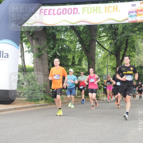 29.06.2025 - hella hamburg halbmarathon KatJ http://msf.ph/oto/8520371 29.06.2025 10:49:39 Zwischen KM18-KM19 1114, 1940, 4859, 7869 meine-sportfotos.de