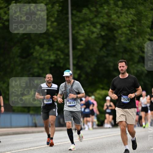 29.06.2025 - hella hamburg halbmarathon Dr. Thomas Lammeyer http://msf.ph/oto/8520609 29.06.2025 10:33:54 Kennedybrücke 1192, 1661, 1694, 1869, 2699, 3613, 4580, 4700, 4982, 5063, 5249, 5250, 5322, 6418, 6598, 7449, 8388, 10068, 10162, 10641, 11376 meine-sportfotos.de