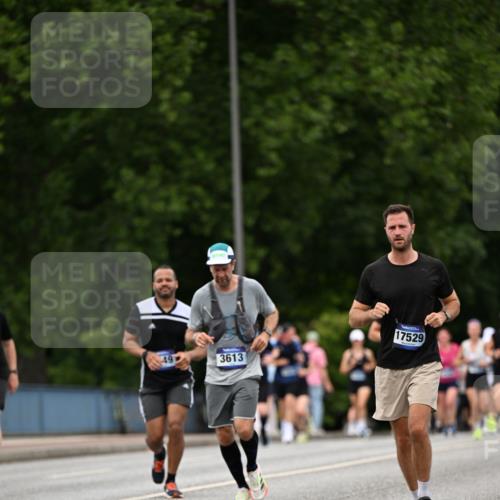 29.06.2025 - hella hamburg halbmarathon Dr. Thomas Lammeyer http://msf.ph/oto/8520612 29.06.2025 10:33:54 Kennedybrücke 1192, 1661, 1694, 1869, 2699, 3613, 4580, 4700, 4982, 5063, 5249, 5250, 5322, 6418, 6598, 7449, 8388, 10068, 10162, 10641, 11376 meine-sportfotos.de