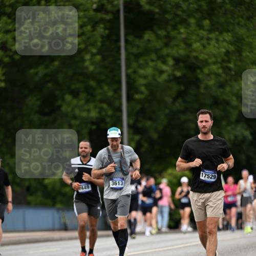29.06.2025 - hella hamburg halbmarathon Dr. Thomas Lammeyer http://msf.ph/oto/8520617 29.06.2025 10:33:54 Kennedybrücke 1192, 1661, 1694, 1869, 2699, 3613, 4580, 4700, 4982, 5063, 5249, 5250, 5322, 6418, 6598, 7449, 8388, 10068, 10162, 10641, 11376 meine-sportfotos.de
