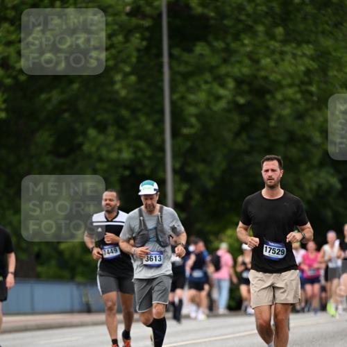 29.06.2025 - hella hamburg halbmarathon Dr. Thomas Lammeyer http://msf.ph/oto/8520628 29.06.2025 10:33:54 Kennedybrücke 1192, 1661, 1694, 1869, 2699, 3613, 4580, 4700, 4982, 5063, 5249, 5250, 5322, 6418, 6598, 7449, 8388, 10068, 10162, 10641, 11376 meine-sportfotos.de