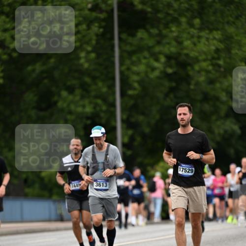 29.06.2025 - hella hamburg halbmarathon Dr. Thomas Lammeyer http://msf.ph/oto/8520632 29.06.2025 10:33:54 Kennedybrücke 1192, 1661, 1694, 1869, 2699, 3613, 4580, 4700, 4982, 5063, 5249, 5250, 5322, 6418, 6598, 7449, 8388, 10068, 10162, 10641, 11376 meine-sportfotos.de