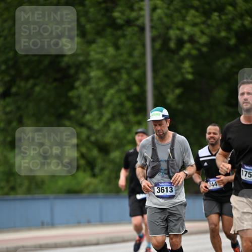 29.06.2025 - hella hamburg halbmarathon Dr. Thomas Lammeyer http://msf.ph/oto/8520673 29.06.2025 10:33:57 Kennedybrücke 1192, 1230, 1661, 1869, 2699, 2901, 3613, 4580, 4700, 4982, 5063, 5249, 5322, 6418, 6598, 7449, 8388, 10162, 10641 meine-sportfotos.de