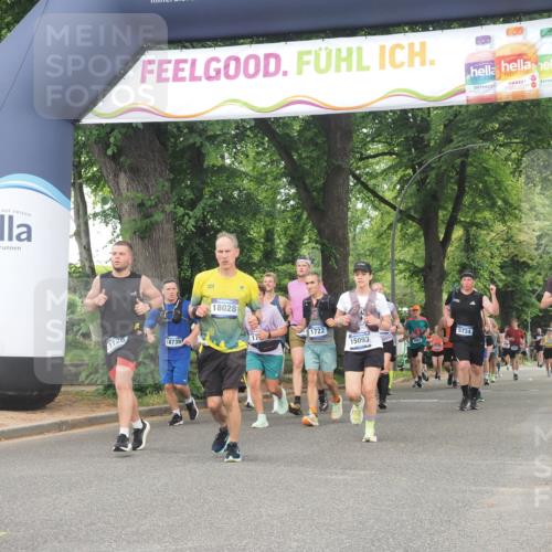 29.06.2025 - hella hamburg halbmarathon KatJ http://msf.ph/oto/8520685 29.06.2025 10:49:46 Zwischen KM18-KM19 1126, 1722, 1724, 4370, 6311, 8469 meine-sportfotos.de