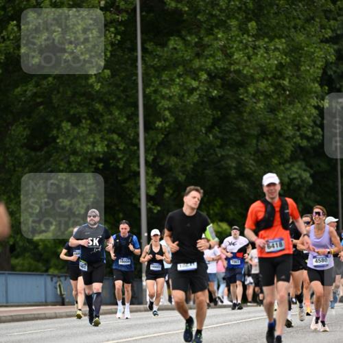29.06.2025 - hella hamburg halbmarathon Dr. Thomas Lammeyer http://msf.ph/oto/8520701 29.06.2025 10:33:58 Kennedybrücke 1192, 1230, 1661, 1869, 2901, 3613, 4575, 4580, 4700, 4982, 5063, 5322, 6418, 6598, 7449, 8388, 10162, 10641 meine-sportfotos.de