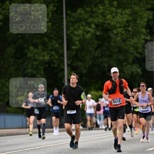 29.06.2025 - hella hamburg halbmarathon Dr. Thomas Lammeyer http://msf.ph/oto/8520709 29.06.2025 10:33:58 Kennedybrücke 1192, 1230, 1661, 1869, 2901, 3613, 4575, 4580, 4700, 4982, 5063, 5322, 6418, 6598, 7449, 8388, 10162, 10641 meine-sportfotos.de