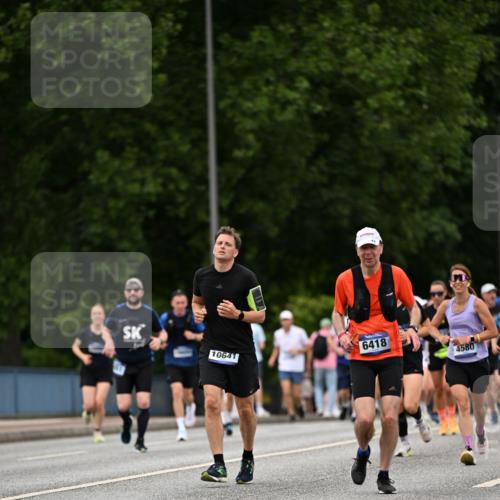 29.06.2025 - hella hamburg halbmarathon Dr. Thomas Lammeyer http://msf.ph/oto/8520714 29.06.2025 10:33:59 Kennedybrücke 1192, 1230, 1661, 1869, 2901, 3613, 4575, 4580, 4700, 4982, 5063, 5322, 6418, 6598, 7449, 8388, 10162, 10641, 10880 meine-sportfotos.de