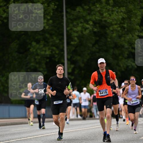 29.06.2025 - hella hamburg halbmarathon Dr. Thomas Lammeyer http://msf.ph/oto/8520739 29.06.2025 10:33:59 Kennedybrücke 1192, 1230, 1661, 1869, 2901, 3613, 4575, 4580, 4700, 4982, 5063, 5322, 6418, 6598, 7449, 8388, 10162, 10641, 10880 meine-sportfotos.de