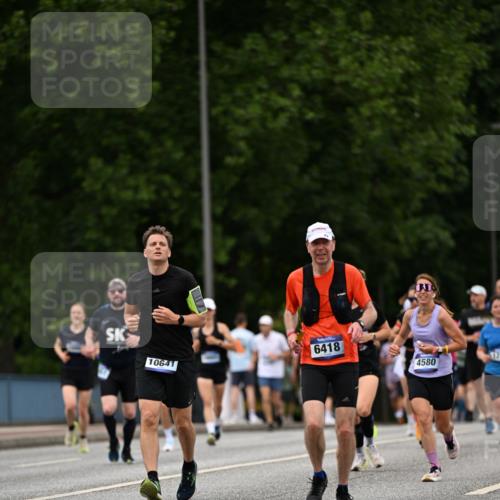 29.06.2025 - hella hamburg halbmarathon Dr. Thomas Lammeyer http://msf.ph/oto/8520746 29.06.2025 10:33:59 Kennedybrücke 1192, 1230, 1661, 1869, 2901, 3613, 4575, 4580, 4700, 4982, 5063, 5322, 6418, 6598, 7449, 8388, 10162, 10641, 10880 meine-sportfotos.de