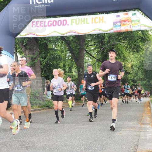 29.06.2025 - hella hamburg halbmarathon KatJ http://msf.ph/oto/8520807 29.06.2025 10:49:48 Zwischen KM18-KM19 1126, 1722, 1724, 4370, 4665, 5734, 6311, 8469 meine-sportfotos.de