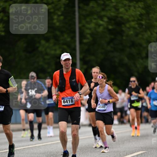 29.06.2025 - hella hamburg halbmarathon Dr. Thomas Lammeyer http://msf.ph/oto/8520820 29.06.2025 10:34:02 Kennedybrücke 1063, 1192, 1230, 1661, 1869, 2901, 3613, 4575, 4580, 4982, 5063, 5322, 6418, 6598, 7449, 8048, 8388, 10162, 10641, 10880 meine-sportfotos.de