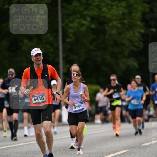 29.06.2025 - hella hamburg halbmarathon Dr. Thomas Lammeyer http://msf.ph/oto/8520842 29.06.2025 10:34:02 Kennedybrücke 1063, 1192, 1230, 1661, 1869, 2901, 3613, 4575, 4580, 4982, 5063, 5322, 6418, 6598, 7449, 8048, 8388, 10162, 10641, 10880 meine-sportfotos.de