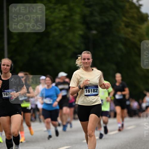 29.06.2025 - hella hamburg halbmarathon Dr. Thomas Lammeyer http://msf.ph/oto/8520879 29.06.2025 10:34:04 Kennedybrücke 1063, 1192, 1230, 1661, 1869, 2901, 3613, 4575, 4580, 4982, 5322, 6418, 6598, 7449, 8048, 8388, 10162, 10641, 10880 meine-sportfotos.de