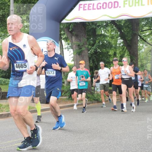 29.06.2025 - hella hamburg halbmarathon KatJ http://msf.ph/oto/8520880 29.06.2025 10:49:51 Zwischen KM18-KM19 1126, 1334, 1573, 1722, 1724, 1881, 3001, 4370, 4665, 5734, 8469 meine-sportfotos.de