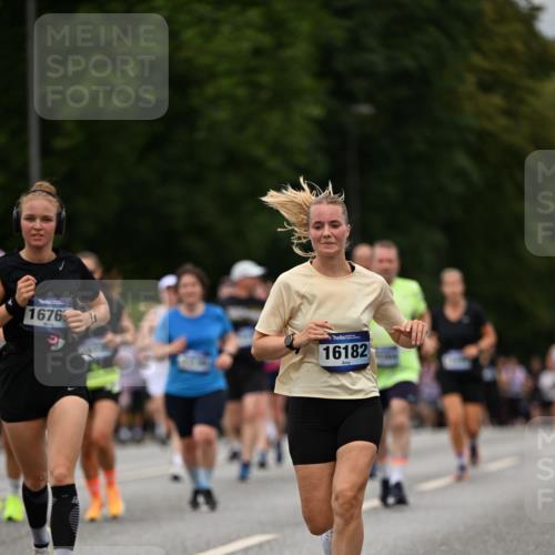 29.06.2025 - hella hamburg halbmarathon Dr. Thomas Lammeyer http://msf.ph/oto/8520891 29.06.2025 10:34:05 Kennedybrücke 1063, 1192, 1230, 1661, 1869, 2901, 3573, 3613, 4575, 4580, 4982, 5322, 6418, 6598, 7449, 8048, 10162, 10641, 10880 meine-sportfotos.de