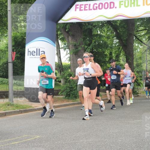 29.06.2025 - hella hamburg halbmarathon KatJ http://msf.ph/oto/8520893 29.06.2025 10:49:52 Zwischen KM18-KM19 1126, 1254, 1334, 1573, 1722, 1724, 1881, 3001, 4370, 4665, 5734 meine-sportfotos.de