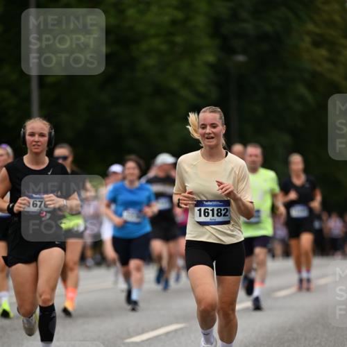 29.06.2025 - hella hamburg halbmarathon Dr. Thomas Lammeyer http://msf.ph/oto/8520899 29.06.2025 10:34:05 Kennedybrücke 1063, 1192, 1230, 1661, 1869, 2901, 3573, 3613, 4575, 4580, 4982, 5322, 6418, 6598, 7449, 8048, 10162, 10641, 10880 meine-sportfotos.de